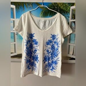 LOFT Women's White and Blue Floral Tee size S